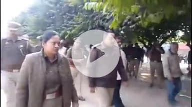 फर्रुखाबाद: मदर इंडिया कोल्ड स्टोरेज के पीछे ईरानी बस्ती पर पुलिस ने मारा छापा, मचा हड़कंप