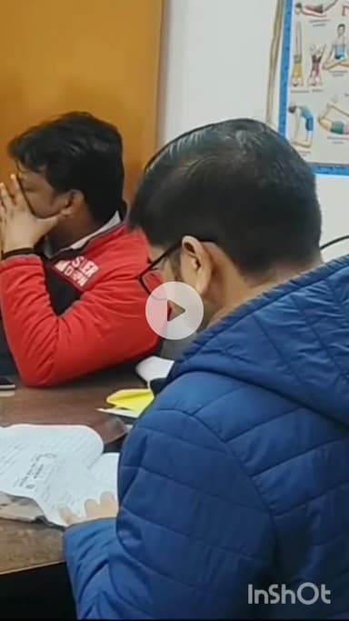 सफीपुर: सफीपुर सीएचसी में दवा जलाने का असर, डॉक्टरों और फार्मासिस्टों की कमी से स्वास्थ्य सेवाएं प्रभावित