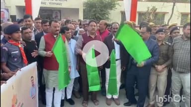 राजसमंद: राजस्थान सरकार के उपमुख्यमंत्री प्रेमचंद बैरवा ने सड़क सुरक्षा व विकास कार्य को लेकर वहां रथ को हरी झंडी दिखाई