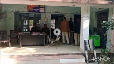 मधेपुरा: जोगबनी में चंदन पट्टी नहर के पास से पुलिस ने दो अपराधियों को देसी कट्टा और कारतूस के साथ किया गिरफ्तार