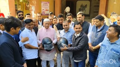 भीलवाड़ा: राज्य सरकार के 2 वर्ष पूर्ण होने पर विकास रथ रवाना, सड़क सुरक्षा जागरूकता के लिए आयोजित हुई वाहन रैली