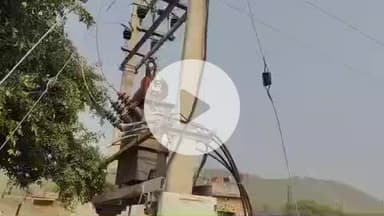 झाझा: सतीघाट लाइन पार अर्द्धनिर्मित मकान के ऊपर से गुजर रहा 11 हजार वोल्ट का हाई टेंशन तार, गृहस्वामी परेशान