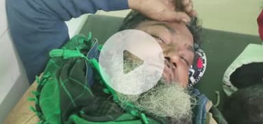 बदायूं: बदायूं के अब्दुल्लागंज गांव के मोड़ पर टैम्पो की टक्कर से फेरी करने जा रहे दो युवक घायल