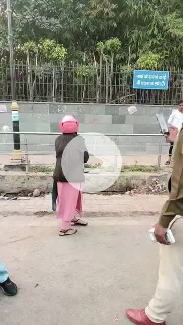 एक युवक ने पटना पुलिस को सिखाया कानून का पाठ! #patnapolice #trafficpolice #viral #stationroadpatna #tranding #law