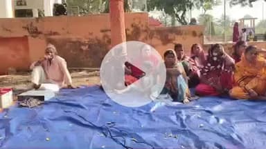 झाझा: झाझा के चेती दुर्गामंदिर परिसर में अतिक्रमण के बाद फुटकर दुकानदारों ने की बैठक