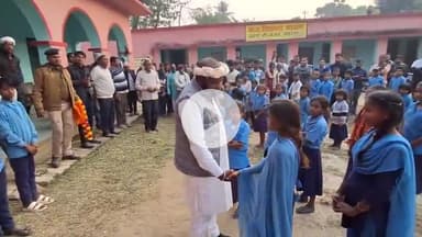 सौर बाज़ार: सौरबाजार में विधायक आईपी गुप्ता छात्राओं से मिले, कहा- शिक्षा में जल्द होगा सुधार