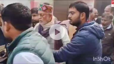 शाहजहांपुर: बराहपुर गांव पहुंचे वित्त मंत्री सुरेश कुमार खन्ना, जरूरतमंदों को बांटे कंबल