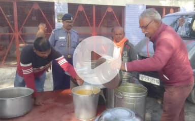 बदायूं: बदायूं के कछला कुष्ठ आश्रमों में स्काउट गाइड ने 105 कुष्ठ रोगियों को दैनिक उपयोग की सामग्री और पौष्टिक भोजन वितरित किया