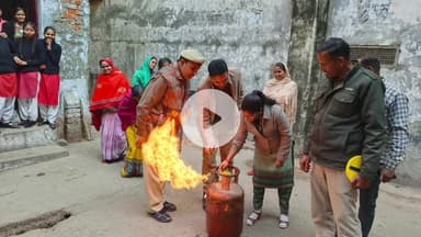 शाहजहांपुर: अग्नि शमन विभाग ने अग्नि सुरक्षा के लिए लोगों को किया जागरूक