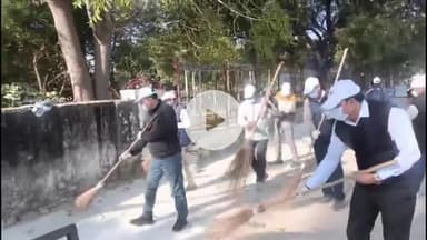 राजसमंद: राजसमंद में 'स्वच्छता जीवन का अभिन्न अंग': कलक्टर ने नौ चौकी पाल पर लगाई झाड़ू