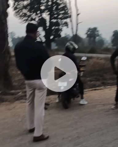 ସୁନ୍ଦରଗଡ ସହର: ଗୁରୁଣ୍ଡିଆ: କୁଆଁରମାଲ ଛକରେ ଧରୁଆ ଡିହି ପୋଲିସର MV ଚେକିଂ 13 ଗୋଟି VCR ରେ 15 ହଜାର ଟଙ୍କା ଆଦାୟ