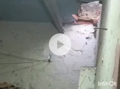 एत्मादपुर: BSA फैक्ट्री के सामने स्थित शराब के ठेके की छत काटकर चोरों ने चोरी की, शराब की पेटियां और नगदी लेकर फरार