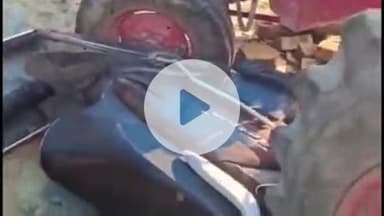 फर्रुखाबाद: पांचालघाट पर सरिया से लदी ट्रैक्टर ट्राली ने अनियंत्रित होकर स्कूटी में मारी टक्कर, फिर दुकान में घुसी, लोग भागकर बच गए