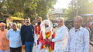 बूंदी: 3300 किमी की पैदल यात्रा पर निकले पर्यावरणविद रॉबिन सिंह का बूंदी में भव्य स्वागत किया गया