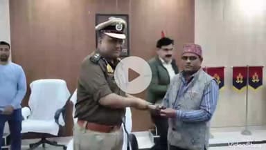 मिर्ज़ापुर: पुलिस ने 40 लाख की कीमत के 293 मोबाइल की अब तक की सबसे बड़ी बरामदगी की, मोबाइल स्वामियों को पुलिस लाइन में किया सुपुर्द