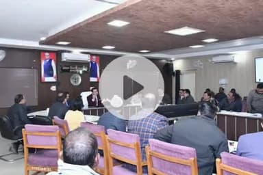 बदायूं: कलेक्ट्रेट में DM ने बैठक कर कहा कि गौशालाओं में युद्ध स्तर पर नाइट विजन वाले सीसीटीवी कैमरे लगाए जाएं