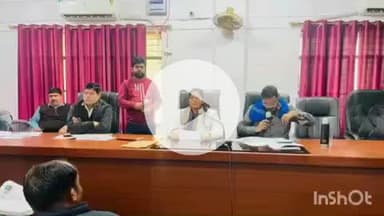 नानपारा: नानपारा के एसडीएम ने बीएलओ सुपरवाइजर के साथ बैठक की, बीएलओ और बीएलए मिनट्स पर दिए निर्देश