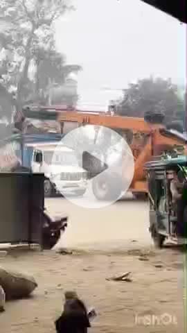 जसराना: गांव बनवारा में आपस में भिड़े तीन वाहनों में तीन लोग हुए घायल