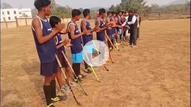 बांसजोर: कुलामारा डुमरमुंडा गांव में झारखंड प्रदेश गोड़ आदिवासी महासभा द्वारा हॉकी एवं फुटबॉल प्रतियोगिता शुरू