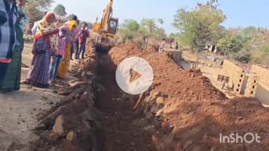 गुना नगर: मावन गांव में अडानी सीमेंट फैक्ट्री के लिए प्रशासन ने ज़मीन कराई खाली, ईंट भट्टा हटाकर बाउंड्री वॉल के लिए ट्रेंच खोदी