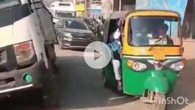 రాజేంద్రనగర్: బాచుపల్లి లో గుంతలో దిగబడి న భారీ వాహనం