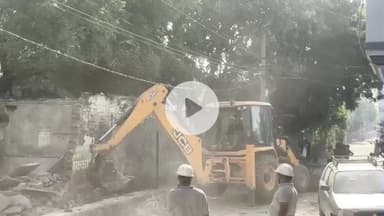 भीलवाड़ा: यूआईटी का एक्शन जारी, 40 खाली एवं जर्जर कियोस्क जमींदोज, आर सी व्यास योजना की ग्रीन बेल्ट में हुई कार्रवाई