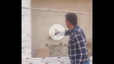 मंझनपुर: मंझनपुर के शहीद सोहनलाल नगर में नवनिर्मित वाटर टंकी की गुणवत्ता पर सवाल, हाथ लगाते ही झड़ रहा प्लास्टर, वीडियो वायरल