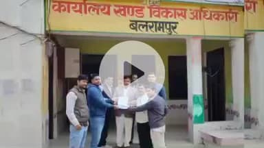 बलरामपुर: ऑनलाइन हाजिरी के विरोध में ग्राम पंचायत सचिवों का आंदोलन तेज, सचिवों ने डोंगल किए जमा, 793 गांवों में विकास कार्य ठप