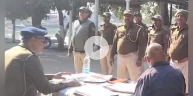 गम्हरिया: एसपी के निर्देश पर गम्हरिया थाना में चौकीदार परेड आयोजित, थानाध्यक्ष रहे मौजूद