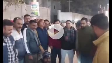 बक्सर: नितिन नवीन के राष्ट्रीय कार्यकारी अध्यक्ष बनने पर बक्सर में भाजयुमो ने मनाया जश्न, पटाखे फोड़े