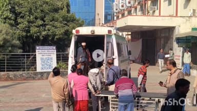 भीलवाड़ा: भगवानपुरा चौराहे के समीप सवारियों से भरी बस पलटी, करीब डेढ़ दर्जन से अधिक घायलों को जिला अस्पताल में कराया भर्ती