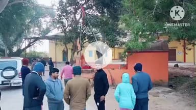 घाघरा: घाघरा ब्लॉक परिसर स्थित बजरंगबली और शिव मंदिर में अज्ञात तत्वों ने की तोड़फोड़, सड़क जाम