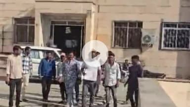 झालरापाटन: कलमण्डी कला के ग्रामीणों ने प्रधानमंत्री आवास के एवज में LDC पर भ्रष्टाचार का आरोप लगाकर DM को दिया ज्ञापन