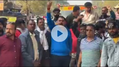 बूंदी: नैनवा रोड पर मंदिर के सामने गंदे पानी की समस्या से नाराज लोगों ने लगाया जाम