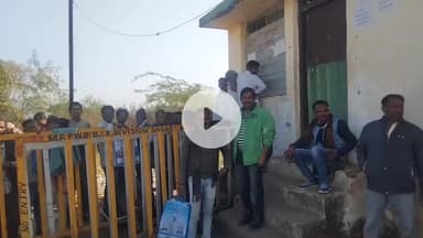 बीना: विहरना वेयरहाउस में यूरिया खाद वितरण में किसानों को परेशानी, सर्वर डाउन