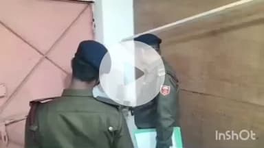 भभुआ: भभुआ शहर के मॉल शादी भवन और कई दुकानों का अग्निशमन विभाग के अधिकारियों ने किया निरीक्षण