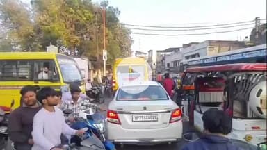 इटावा: ईदगाह चौराहे पर घंटों तक लगा रहा भीषण जाम, आवागमन हुआ बाधित