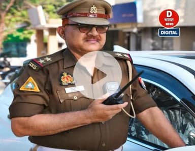 Famous ट्रैफिक इंस्पेक्टर को ठठिया के कॉलेज में इस्लाम के प्रचार के कारण किया गया लाइन हाजिर।
#ठठिया #traffic