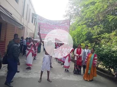 बरकागाँव: विनोबा भावे विश्वविद्यालय में झूमर प्रतियोगिता, बड़कागांव कर्णपुरा कॉलेज का शानदार प्रदर्शन