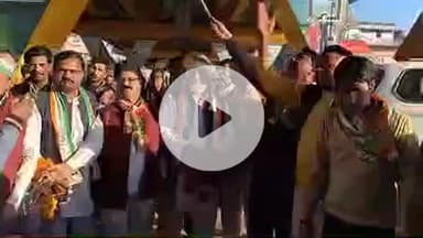 जसराना: टूंडला चौराहे पर कांग्रेसियों ने प्रदेश अध्यक्ष का माला पहनकर किया स्वागत, प्रदेश अध्यक्ष ने भाजपा सरकार पर साधा निशाना