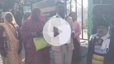 झांसी: उल्दन निवासी पिता ने बेटे को फंसाने के झूठे केस का आरोप लगाते हुए झांसी एसएसपी से न्याय की गुहार लगाई