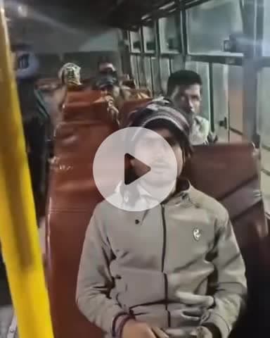 झांसी: उरई से झांसी आ रहे युवक ने बस का वीडियो बनाकर किया वायरल, कहा- कंडक्टर झांसी तक का पैसा ले रहा और दे रहा परीक्षा का टिकट