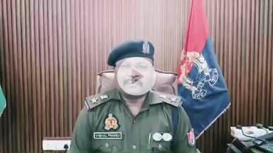 बलरामपुर: थाना पचपेड़वा में ₹15000 के इनामी गो तस्कर की गिरफ्तारी की जानकारी अपर पुलिस अधीक्षक विशाल पांडे ने दी