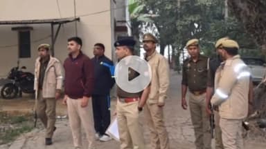 महाराजगंज: पुलिस अधीक्षक सोमेंद्र मीना ने पुरानी पुलिस लाइन का निरीक्षण किया