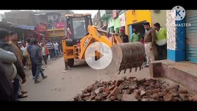 हुसैनगंज: हुसैनगंज बाजार में अतिक्रमण पर चला बुलडोजर, प्रशासन तैनात रहा