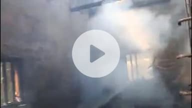 കാസര്ഗോഡ്: കറന്തക്കാട് വീടിന് തീപിടിച്ച് കത്തി നശിച്ചു