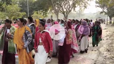 मंझनपुर: आशा कार्यकत्रियों ने मंझनपुर कलेक्ट्रेट में किया प्रदर्शन, मुख्यमंत्री को संबोधित ज्ञापन नायब तहसीलदार को सौंपा