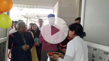 गोपालगंज: थावे में डीडीसी ने फीता काटकर किया प्लस पोलियो अभियान का शुभारंभ, स्वास्थ्य कर्मी रहे मौजूद