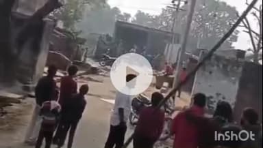 छिबरामऊ: महमूदपुर जागीर में दो पक्षों के विवाद के बाद एक पक्ष द्वारा पत्थर चलाने का वीडियो सोशल मीडिया पर हुआ वायरल