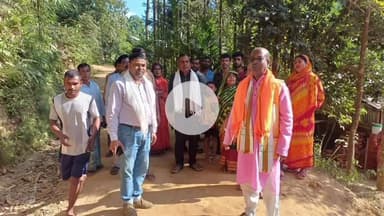 ধর্মনগর: নদীয়াপুর শনিছড়া জাতীয় সড়ক হইতে শিমুল টিল্লা(বালিছড়া ভি সি)পর্যন্ত রাস্তাটি সংস্কারের কাজ পরিদর্শনে যাদব লাল দেবনাথ